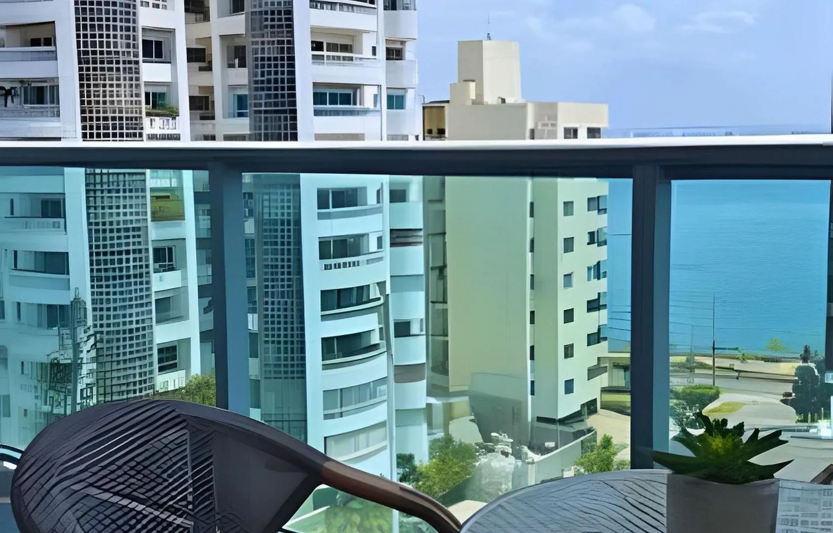 Chic Apartment Near It All Cartagena